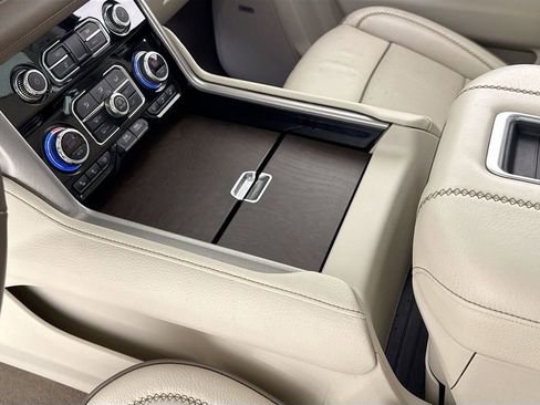 Used 2021 GMC Yukon Denali w/ Denali Premium Package image 21
