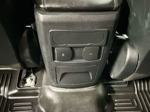 Used 2024 Ford Explorer XLT w/ Equipment Group 202A AWD/4WD image 24
