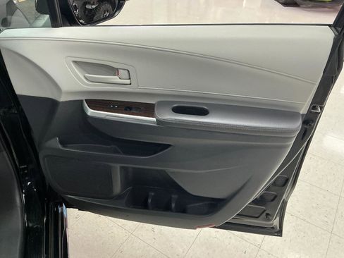 Used 2022 Toyota Sienna LE image 27