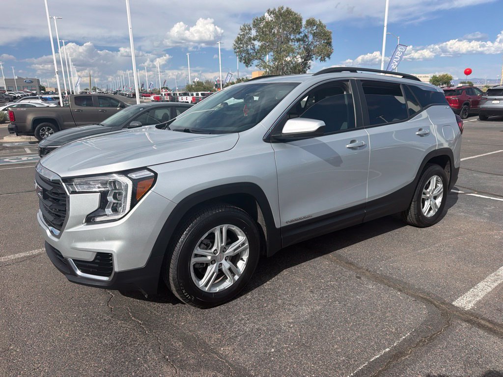 Certified 2022 GMC Terrain SLE w/ Driver Convenience Package AWD/4WD image 1