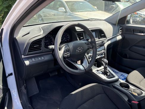 Used 2020 Hyundai Elantra SE w/ Cargo Package (C1) FWD image 5