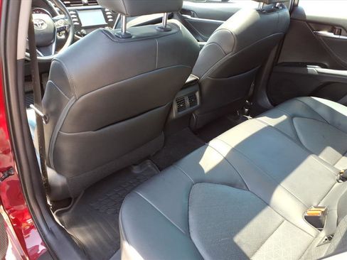 Used 2018 Toyota Camry XSE FWD image 34