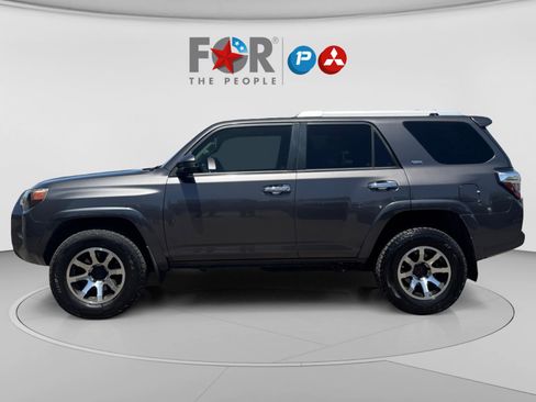 Used 2016 Toyota 4Runner SR5 AWD/4WD image 2