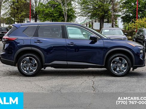 Used 2025 Nissan Rogue SV image 10