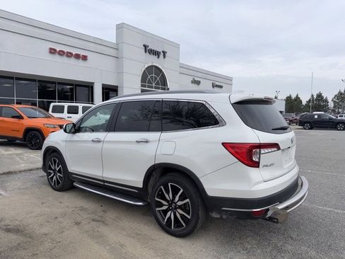 Used 2021 Honda Pilot Touring image 3