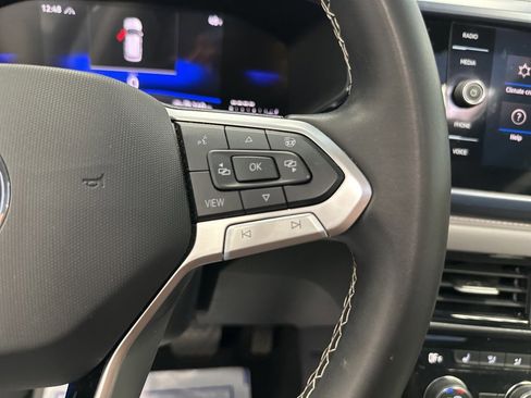 Used 2024 Volkswagen Taos SE image 39