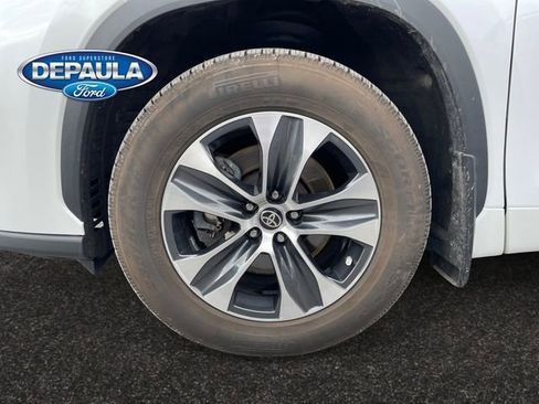 Used 2023 Toyota Highlander XLE AWD/4WD image 18