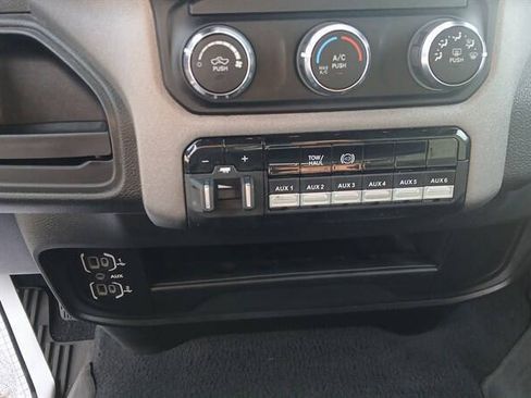 Used 2021 RAM 5500 Tradesman w/ Chrome Appearance Group RWD image 12