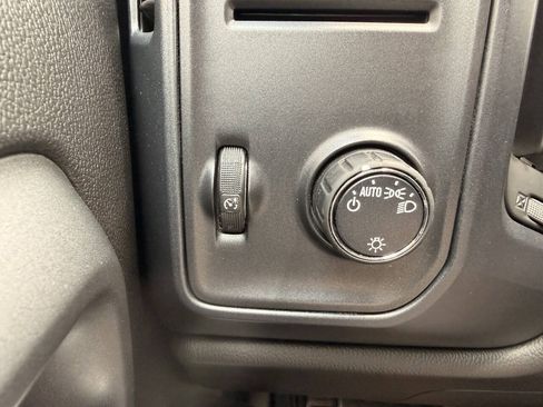Used 2016 Chevrolet Silverado 1500 Custom w/ Custom Convenience Package AWD/4WD image 28