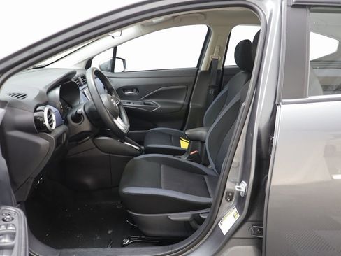 Used 2023 Nissan Versa SV w/ Trunk Package image 5