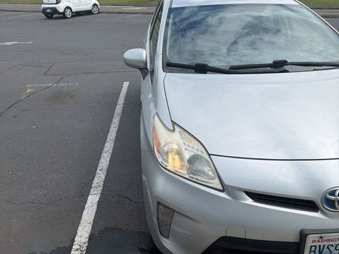 Used 2013 Toyota Prius Two FWD image 6