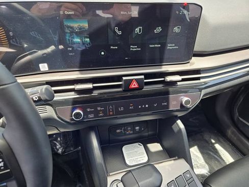 New 2026 Kia Sportage EX FWD image 9