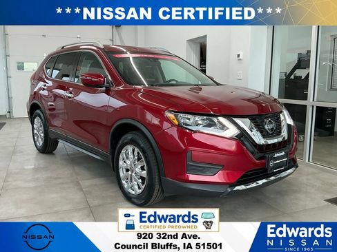 Used 2020 Nissan Rogue SV AWD/4WD image 2