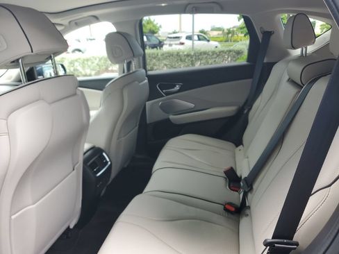 Certified 2025 Acura RDX SH-AWD w/ Advance Package image 17