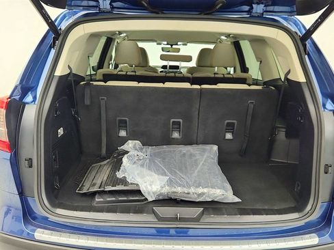 Used 2022 Subaru Ascent Premium w/ Convenience Package image 24