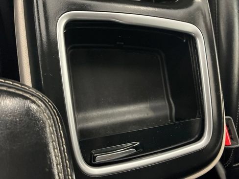 Certified 2024 Chrysler Pacifica Touring-L FWD image 53