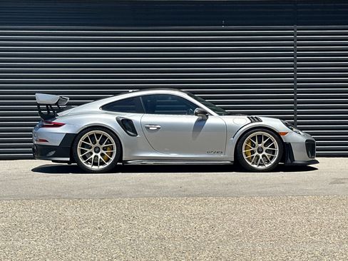 Used 2018 Porsche 911 GT2 RS RWD image 9