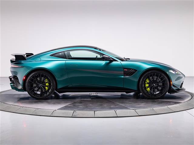 Used 2023 Aston Martin V8 Vantage Coupe RWD image 13