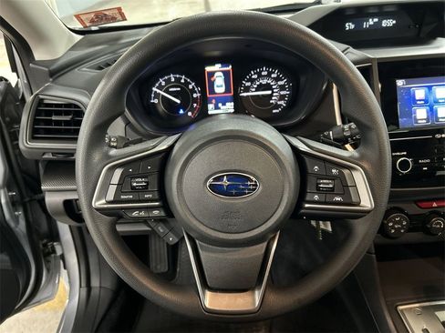 Used 2017 Subaru Impreza 2.0i Premium image 18