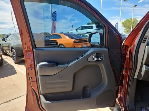 Used 2016 Nissan Frontier PRO-4X AWD/4WD image 10