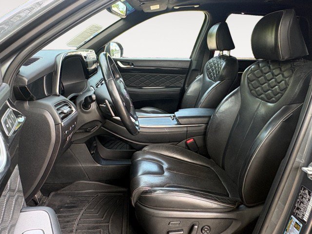 Used 2022 Hyundai Palisade Calligraphy FWD image 2