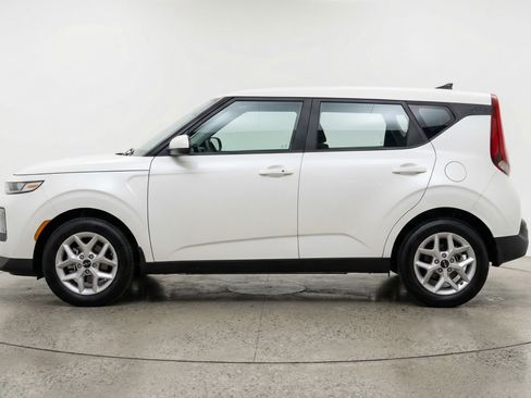 Used 2025 Kia Soul LX w/ LX Technology Package image 5