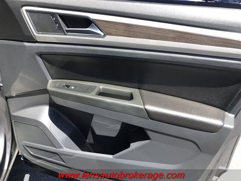 Used 2018 Volkswagen Atlas SEL FWD image 24