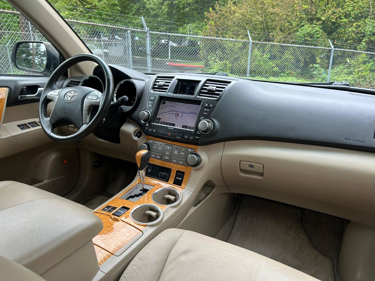Used 2010 Toyota Highlander Limited AWD/4WD image 20