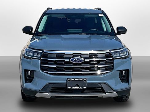 Used 2025 Ford Explorer Active w/ Active Comfort Package AWD/4WD image 3