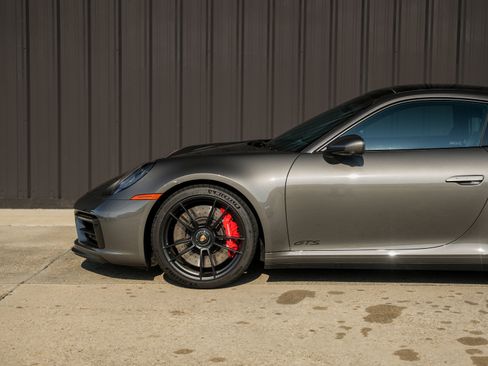 Used 2024 Porsche 911 Carrera GTS image 11