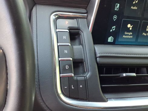 Used 2024 Chevrolet Suburban LT AWD/4WD image 15