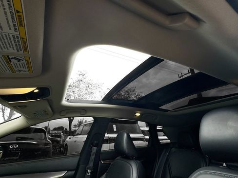 Used 2023 INFINITI QX50 Luxe FWD image 23