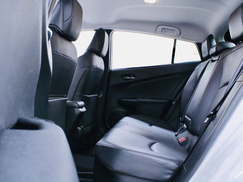 Used 2022 Toyota Prius XLE image 16