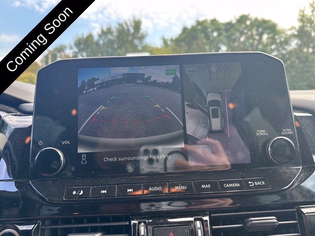 Used 2022 Nissan Pathfinder SL w/ SL Black Package FWD image 15