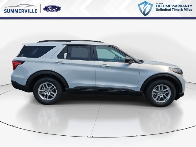 New 2026 Ford Explorer Active RWD image 2