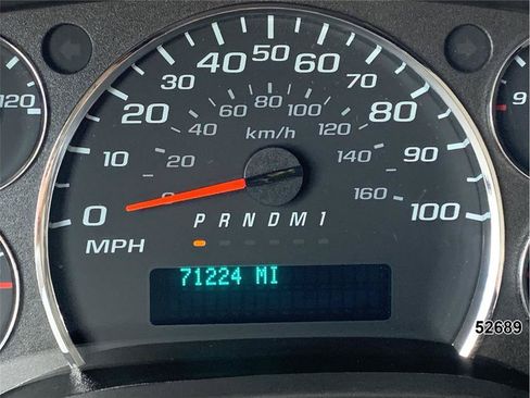 Used 2022 Chevrolet Express 3500 w/ Power Convenience Package RWD image 28
