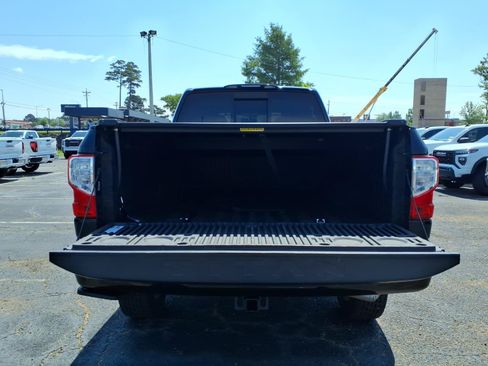 Used 2019 Nissan Titan SL w/ Midnight Edition AWD/4WD image 7