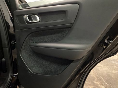 Used 2025 Volvo XC40 B5 Plus image 76