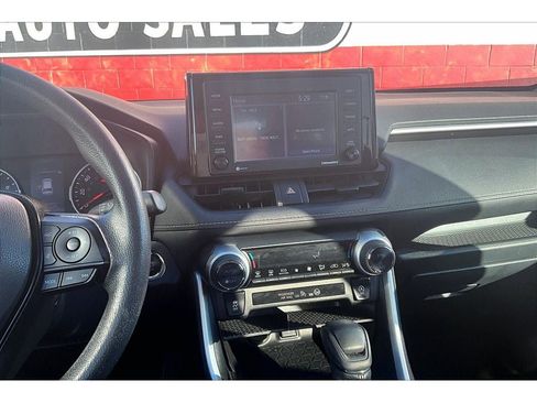 Used 2021 Toyota RAV4 XLE w/ Convenience Package image 7