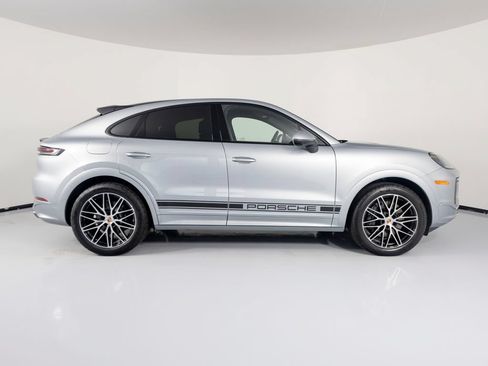 Certified 2026 Porsche Cayenne Coupe AWD/4WD image 12