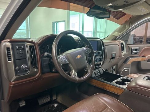 Used 2018 Chevrolet Silverado 1500 High Country image 11
