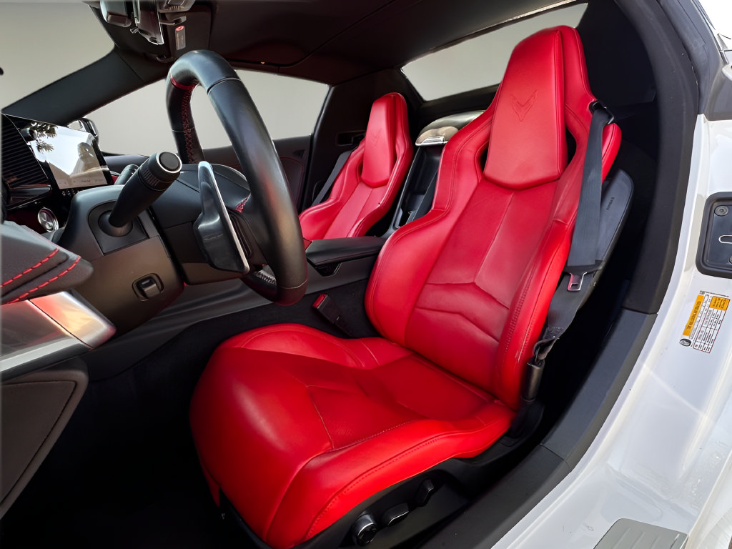 Used 2022 Chevrolet Corvette Stingray Preferred Conv w/ Z51 Performance Package RWD image 9