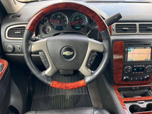 Used 2012 Chevrolet Avalanche LT RWD image 16
