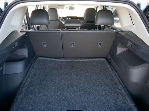 New 2026 Volkswagen Tiguan SE image 7