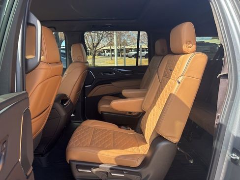 Certified 2024 Cadillac Escalade ESV Premium Luxury image 18