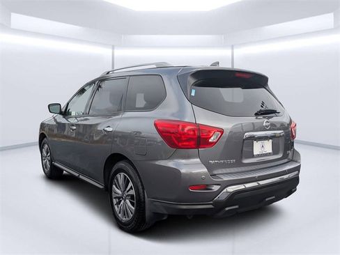 Used 2020 Nissan Pathfinder SV image 5