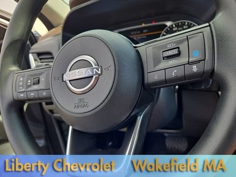 Used 2023 Nissan Rogue SV AWD/4WD image 14