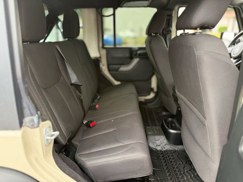Used 2018 Jeep Wrangler Unlimited Sport AWD/4WD image 30