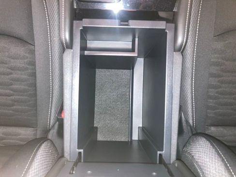 Used 2025 Nissan Pathfinder SV image 12