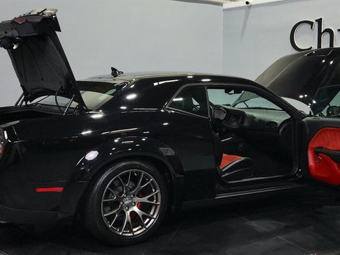 Used 2015 Dodge Challenger SRT w/ Technology Group RWD image 21